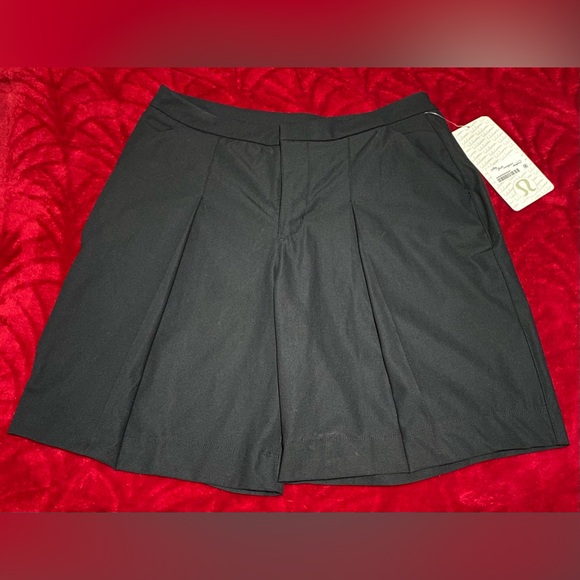 NWT Lululemon Size 6 Black Dress shorts Cute & Flattering Measurements in pics 🍋 - Picture 12 of 17